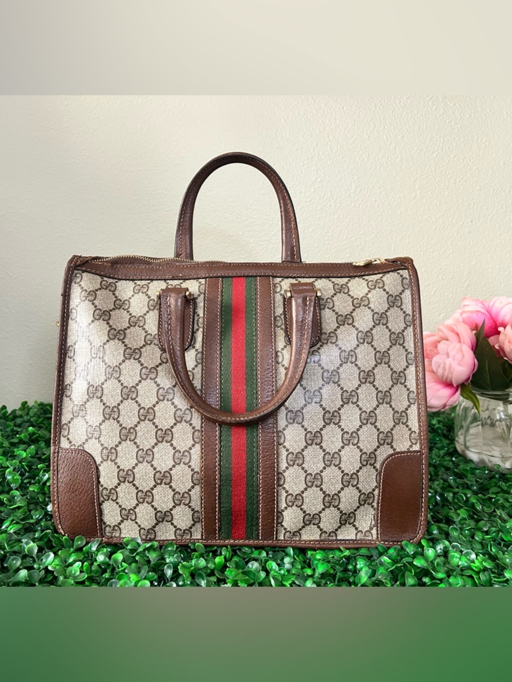 Vintage Gucci GG Supreme MonogramBeige and Brown- Main zipper has been replaced - Picture 3 of 11